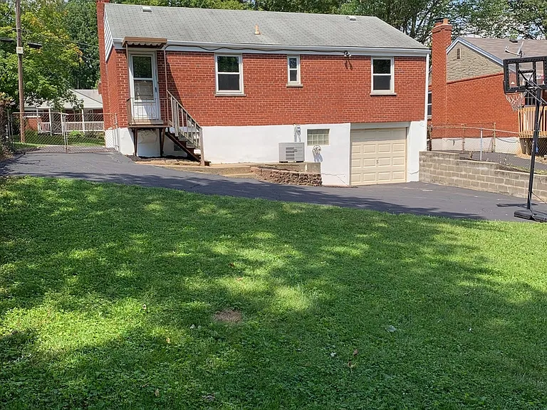 2180 Townhill Dr — Photo 19