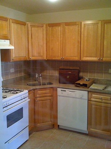 2nd image of 2324 Beaumont Ave APT 4B