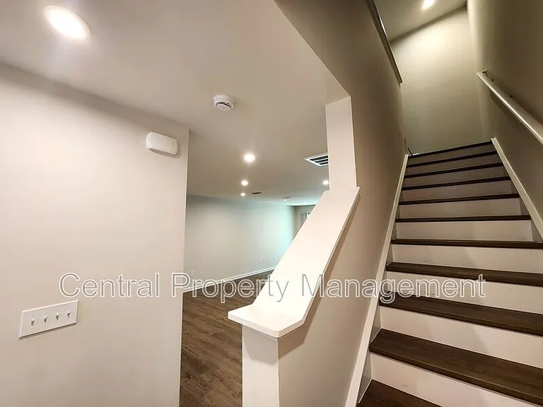 165 Sarnesfield Way — Photo 16