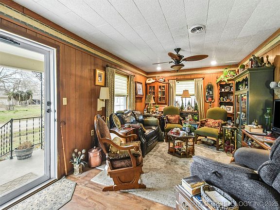 4th image of 303 W Seminole St
