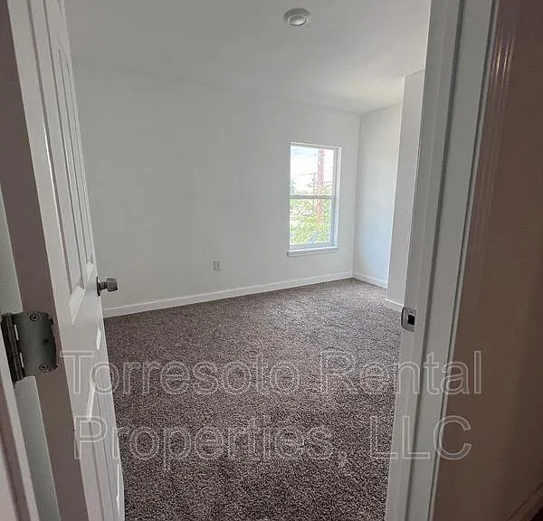 224 W Pyron Ave #B — Photo 12