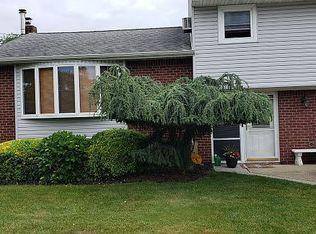 1385 Bellmore Rd, North Bellmore, NY 11710