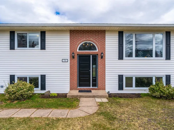 786 Herring Cove Rd, Halifax, NS B3R 2M5