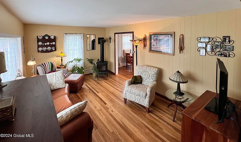 5th image of 6 Merrifield Place
