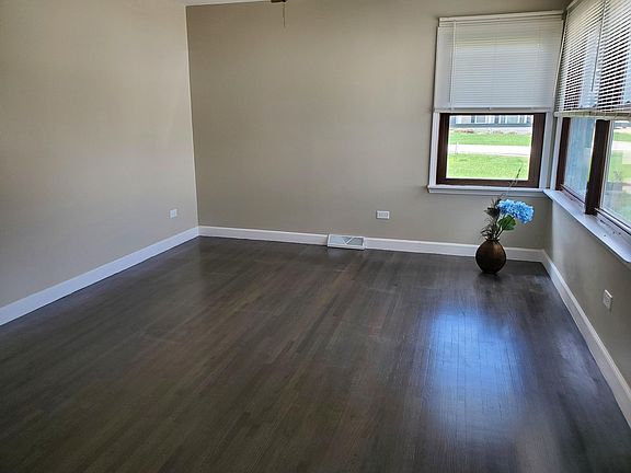 5th image of 1329 Campbell Ave
