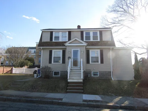 225 Calvin St, Fall River, MA 02720