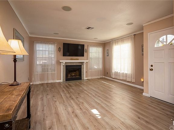 4th image of 807 Seaside Dr