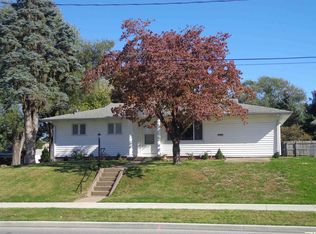 1120 N 18th St, Quincy, IL 62301