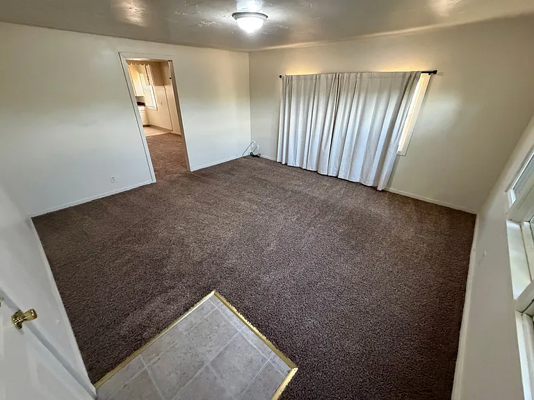2735 N Central Ave — Photo 12