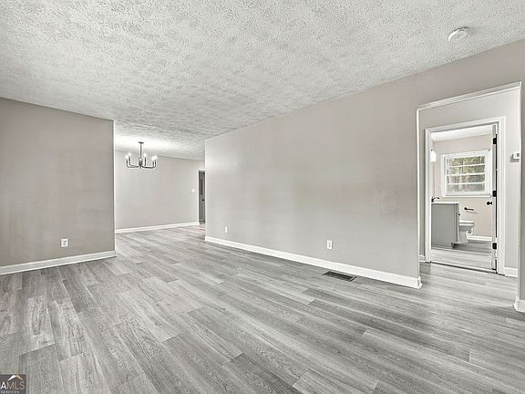 4th image of 646 Bolton Rd NW