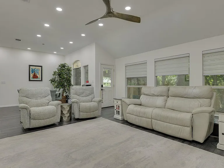 8908 Pepper Rock Dr — Photo 16