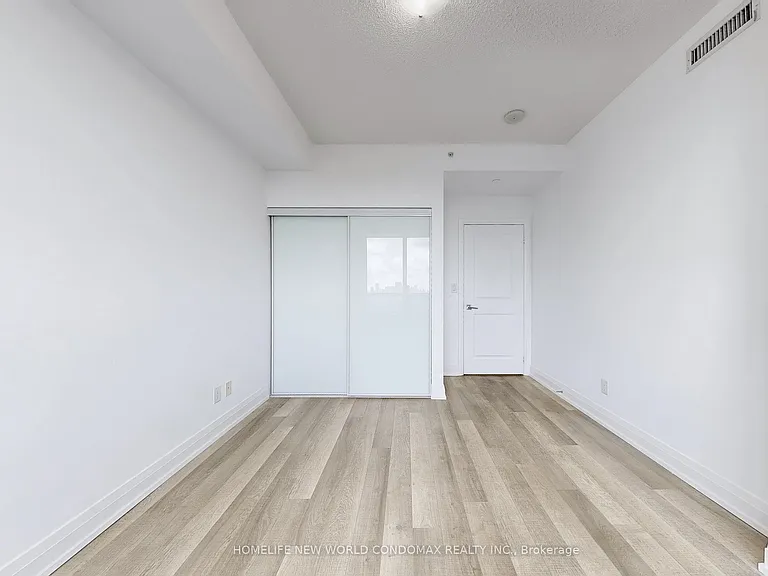 7165 Yonge St #1906 — Photo 22