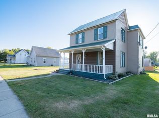 217 N 8th St, Cuba, IL 61427