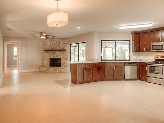 2nd image of 9309 Pebble Creek Dr