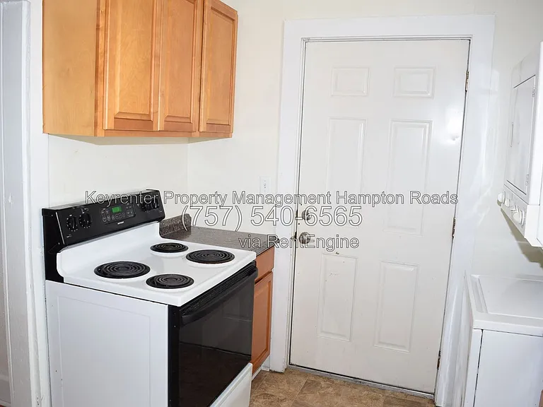 857 W 41st St — Photo 20