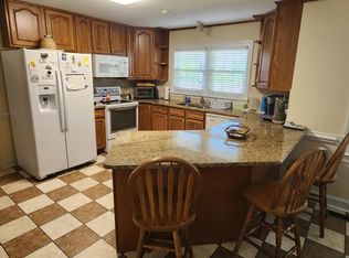 411 Main St, Newton Grove, NC 28366