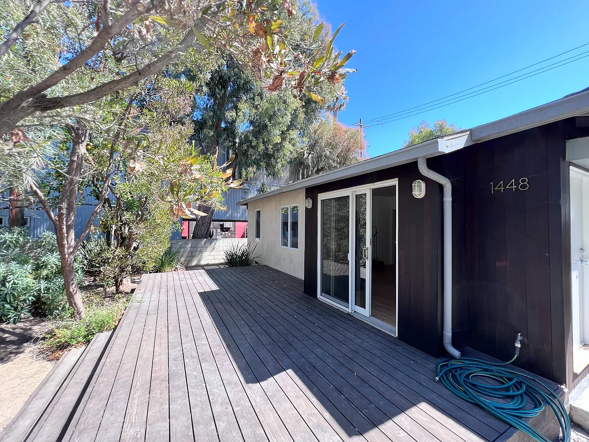 Front of the unit and deck - 1448 25th St #A