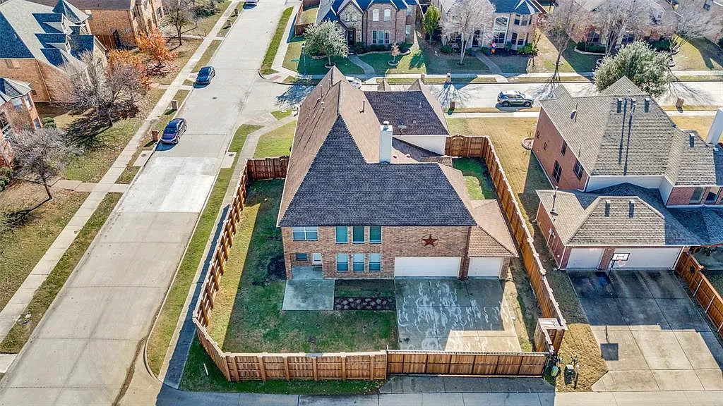 Building Photo - 778 Fall River Dr