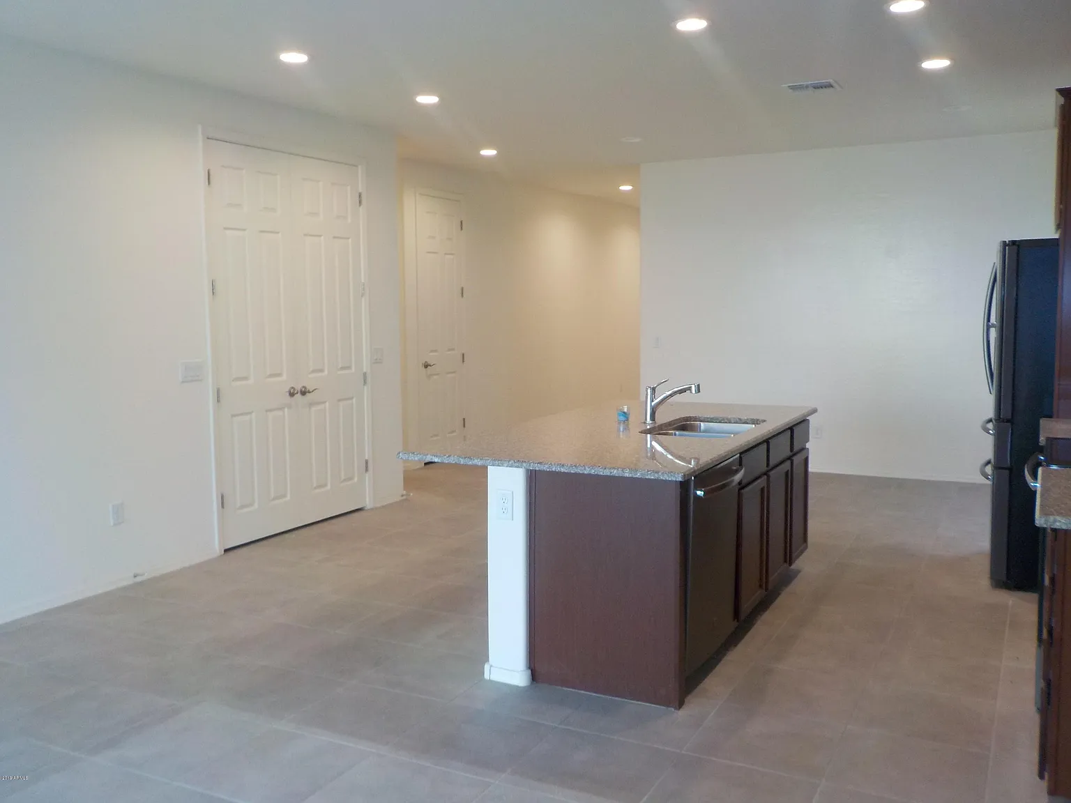 3 bed, 2.0 bath, 1549 sqft, $1,725 — Photo 3