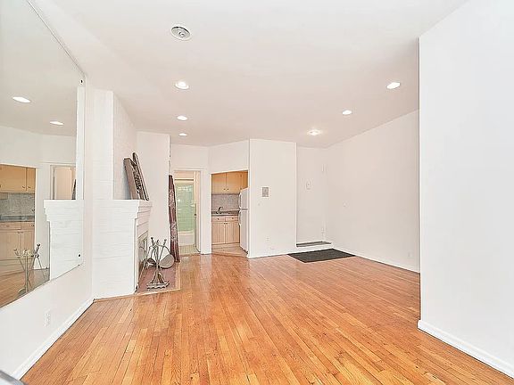 4th image of 120 W 78th St APT 1B