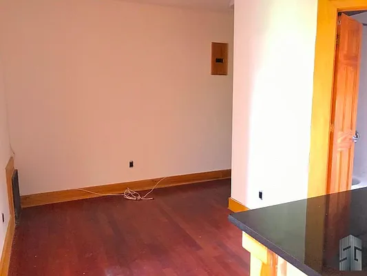 Rented by Skyline Group Real Estate | media 19