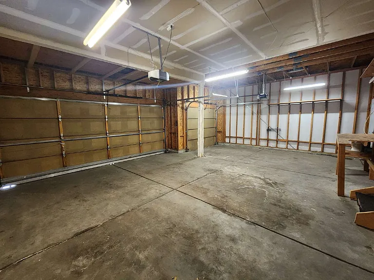 22359 E Lake Ln — Photo 39