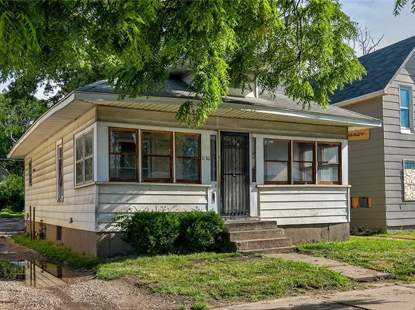 1736 E Grand Ave, Des Moines, IA 50316