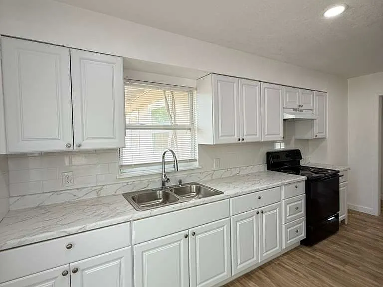 339 Brettonwood Dr — Photo 4