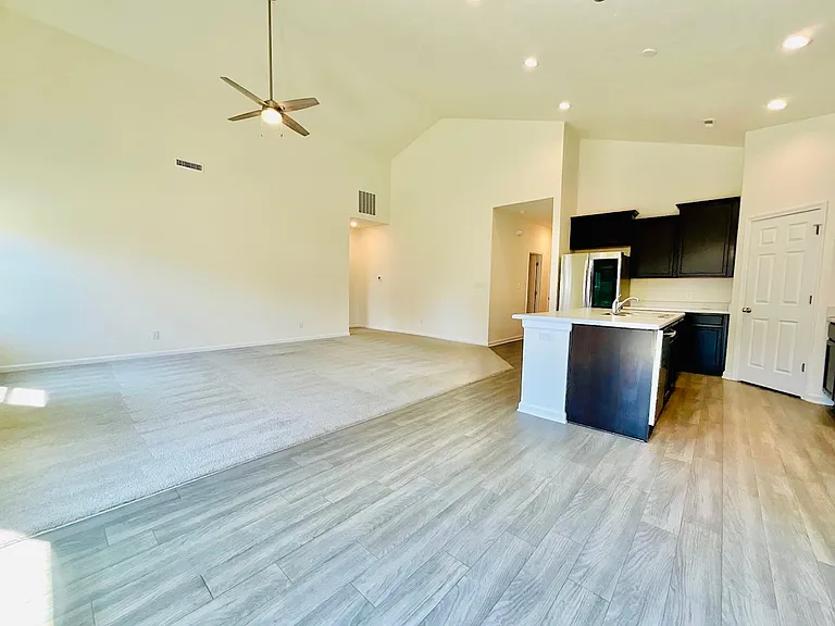 3815 Starkey Dr — Photo 2