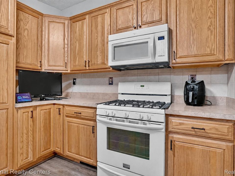 38561 Deer Creek Blvd, photo 4