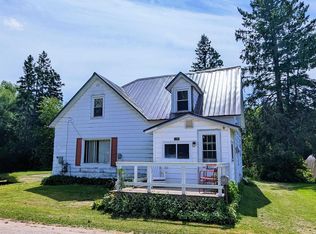 136 Salisbury St, Ishpeming, MI 49849