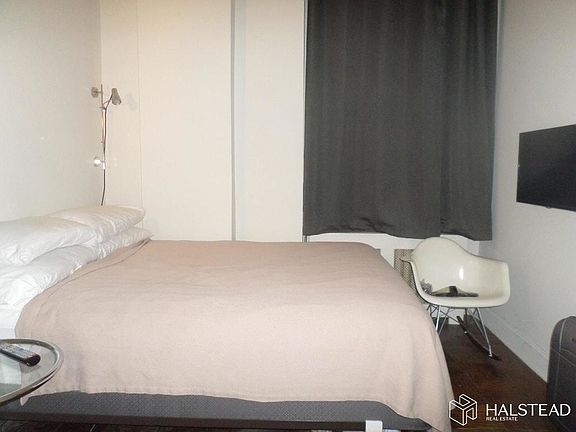 3rd image of 160 Front St APT 2C