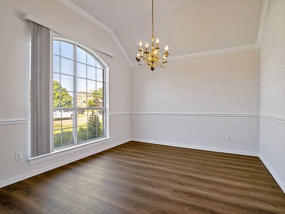 2nd image of 7309 Meadowwood Dr