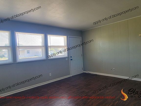 3rd image of 2305 Rosewood Ln