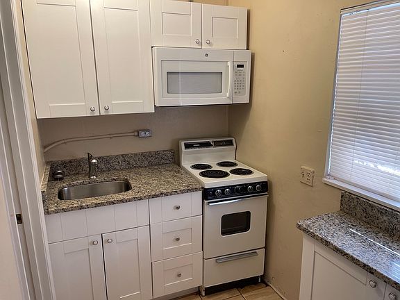 4th image of 2514 E Jefferson St #10
