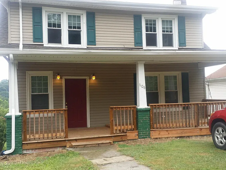 606 Riverland Rd SE — Photo 4
