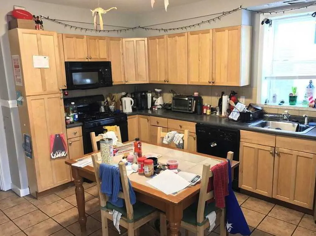11 bed, $18,300 — Photo 4