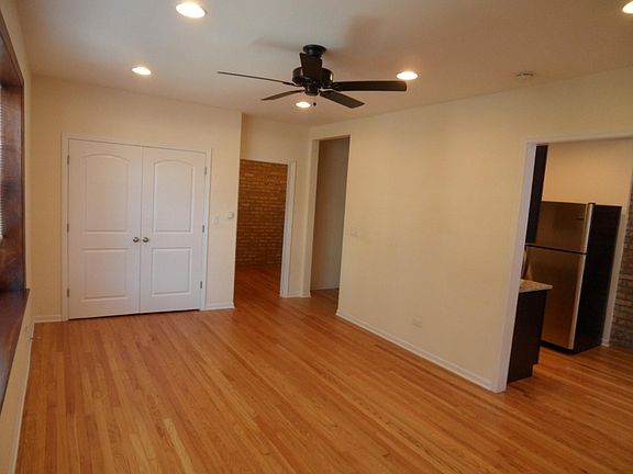 3rd image of 6160 N Winthrop Ave #351