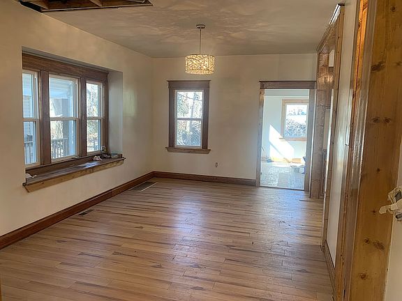 5th image of 3318 Prospect Ave