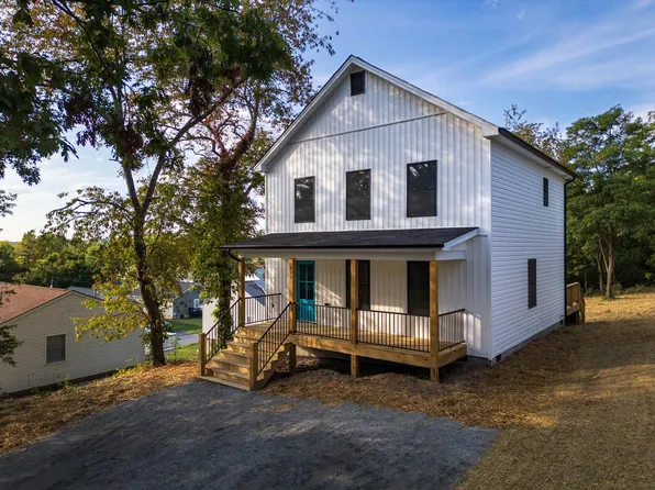 822 Maryland Ave, Waynesboro, VA 22980