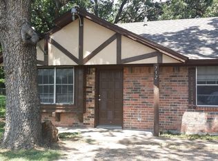 732 N Main St, Springtown, TX 76082