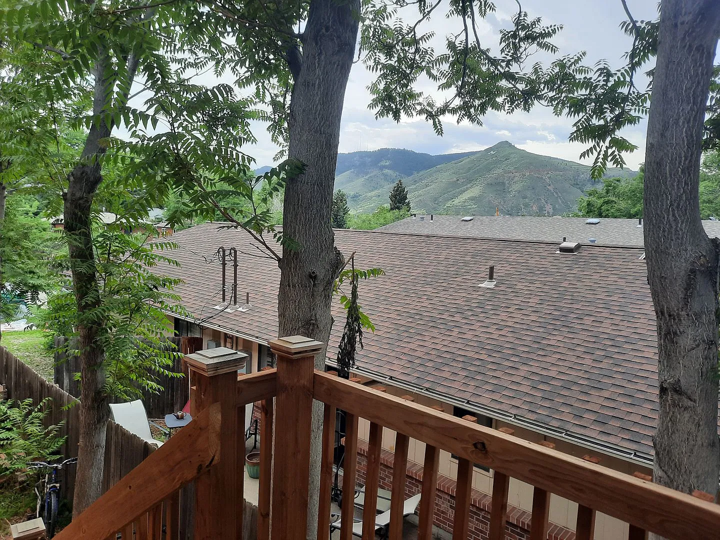 Utilities Bundled! Prime 2br Golden Apt With In-Unit Washer/Dryer — Photo 3