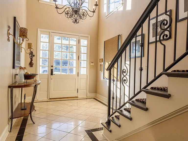 510 Berkeley Sq — Photo 17