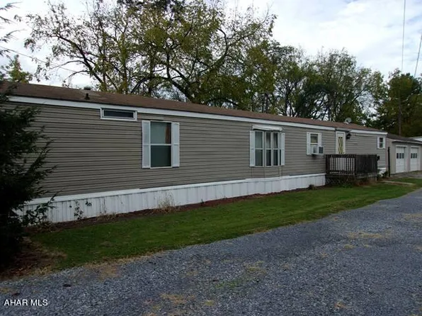 111&113 Seifert St, Bedford, PA 15522