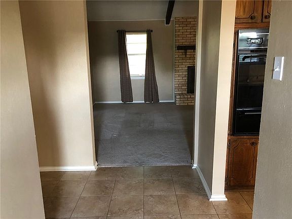 5th image of 304 E Lanett Dr