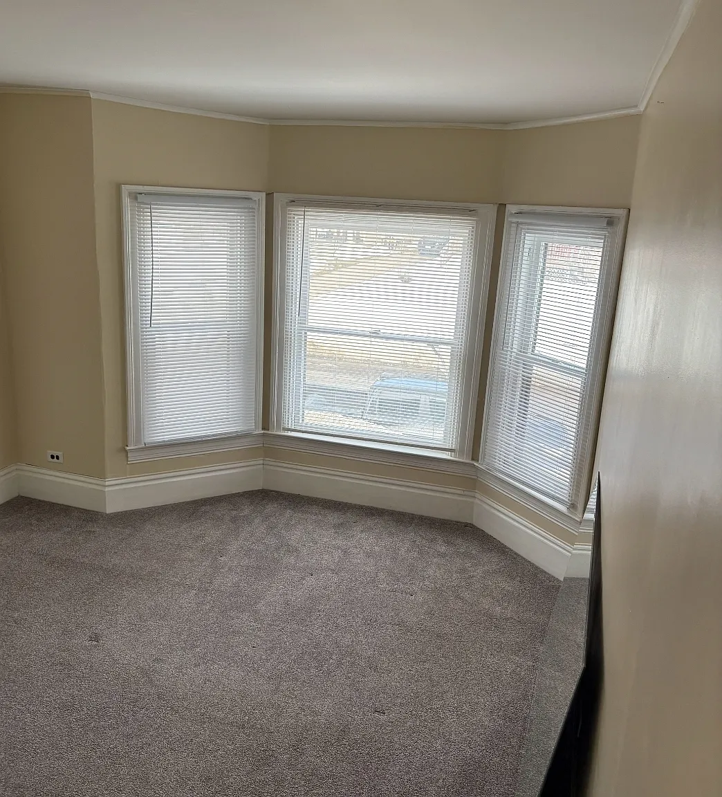 2 bed, 1051 sqft, $1,350 — Photo 2