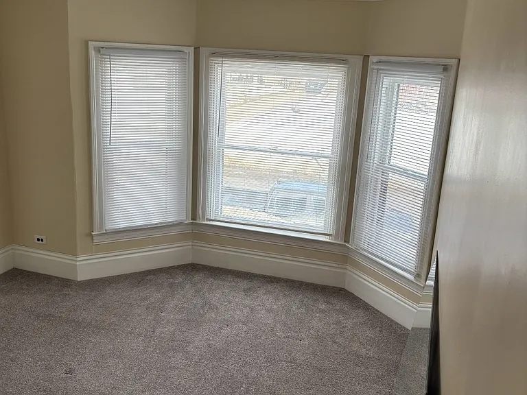 210 Syracuse Ave — Photo 2