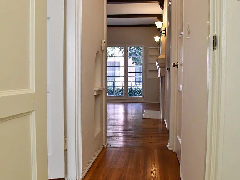 650 S Cloverdale Ave #1 — Photo 6