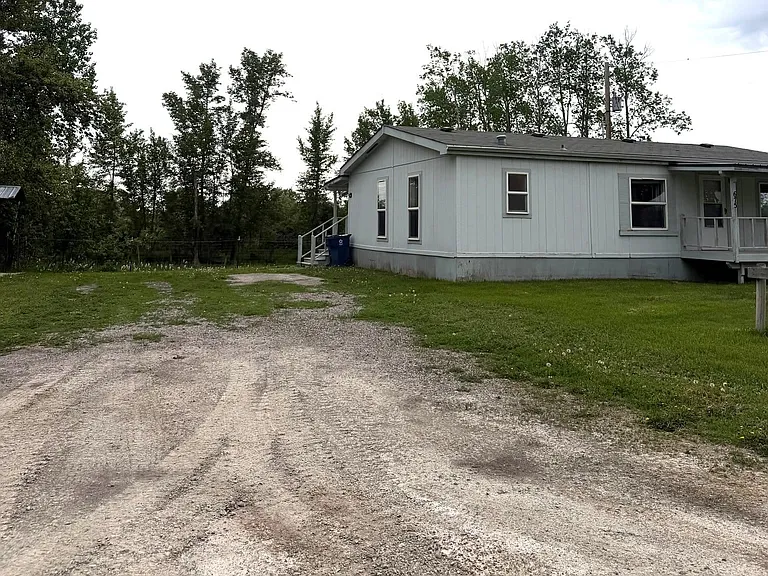 675 Auction Rd — Photo 2