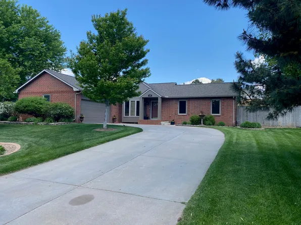 106 Cambridge Ct, Garden City, KS 67846